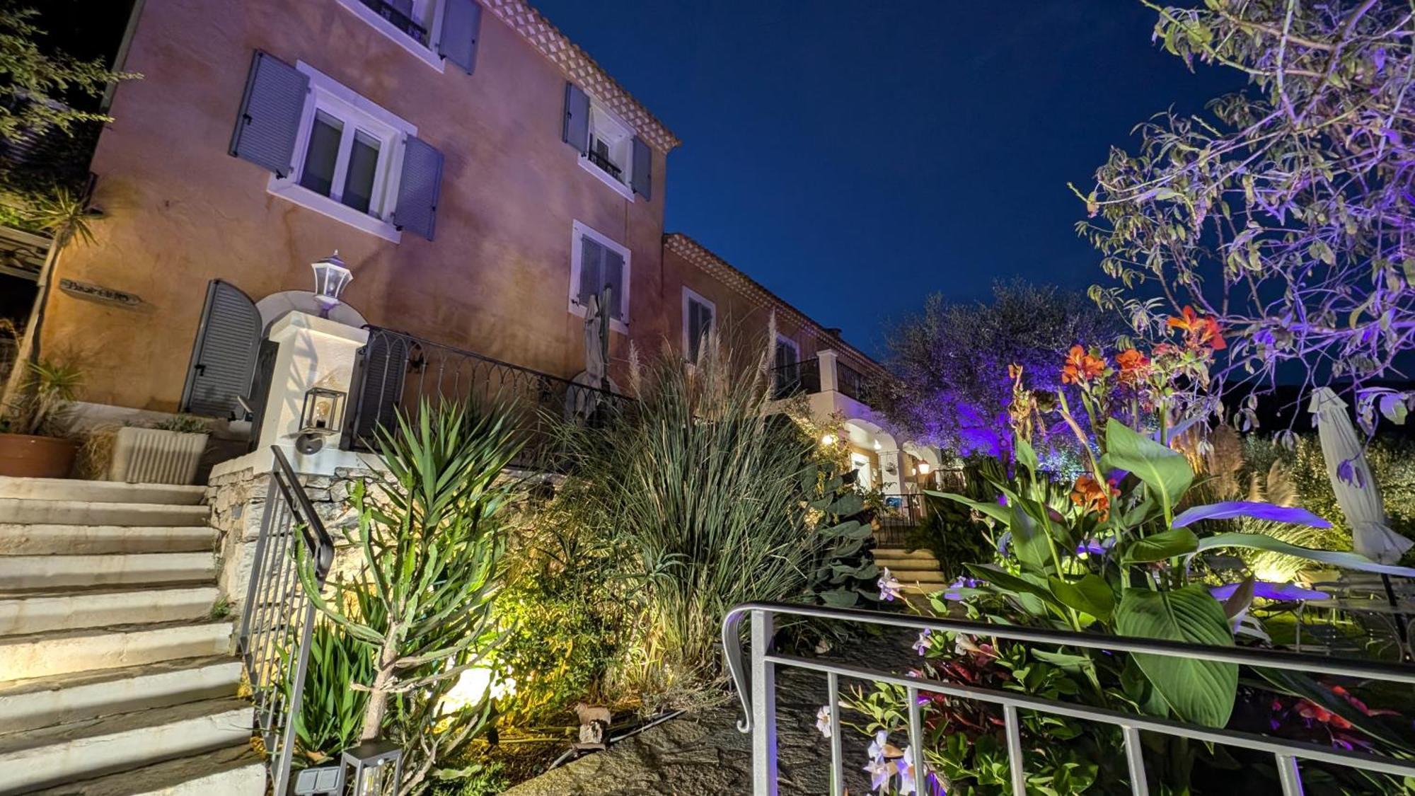 Le Mas D'Angeline, Vue Mer, Jardin Commun, Parking, Voiture Requise, 10 Min En Voiture De Monaco, Route Etroite, Pente Raide, Croisement Limite, Sea View, Shared Garden, Parking, Car Required, 10 Min Drive From Monaco, Narrow Steep Road, Limited Pass Бюсолей Екстериор снимка