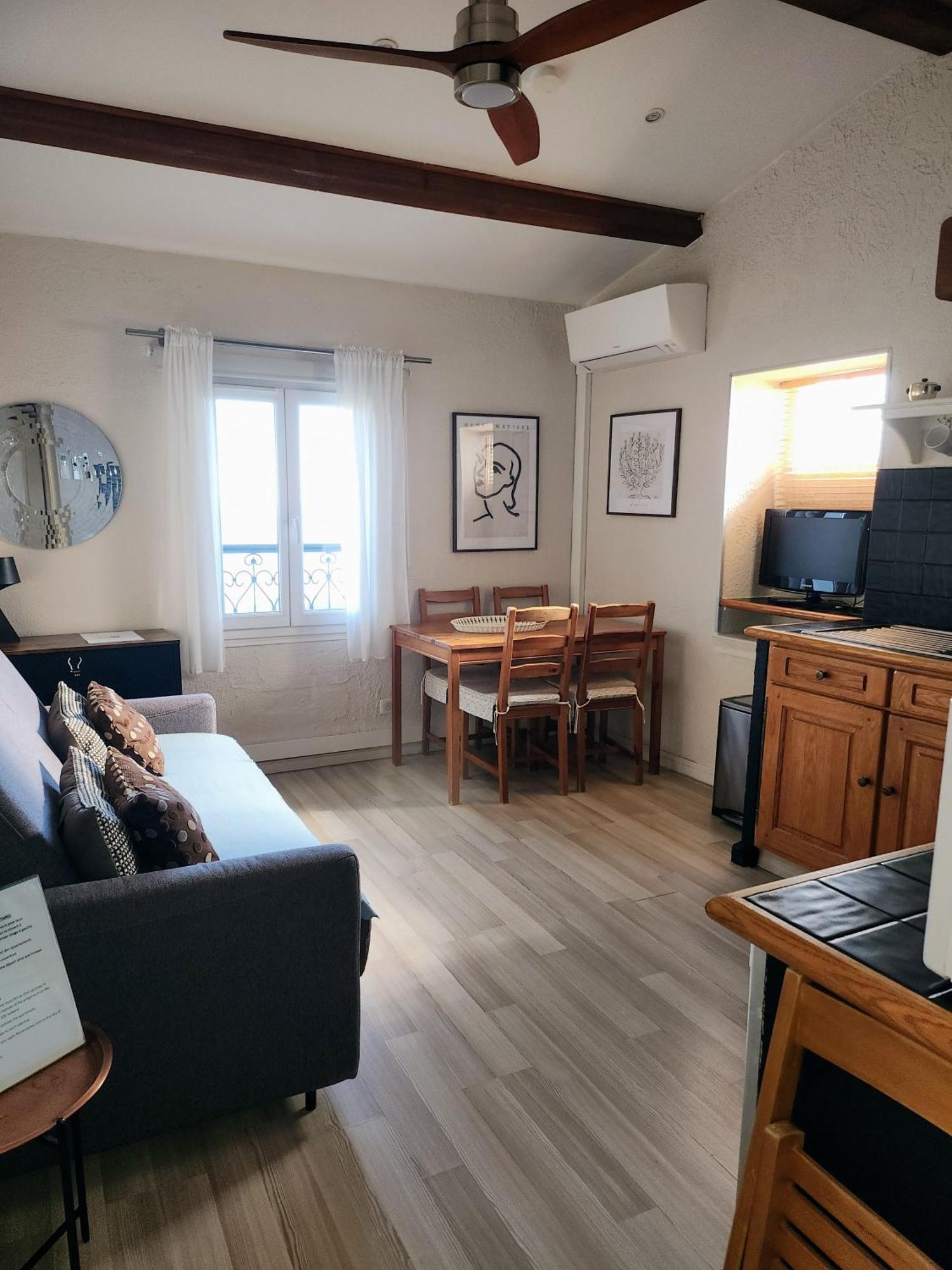 Le Mas D'Angeline, Vue Mer, Jardin Commun, Parking, Voiture Requise, 10 Min En Voiture De Monaco, Route Etroite, Pente Raide, Croisement Limite, Sea View, Shared Garden, Parking, Car Required, 10 Min Drive From Monaco, Narrow Steep Road, Limited Pass Бюсолей Екстериор снимка