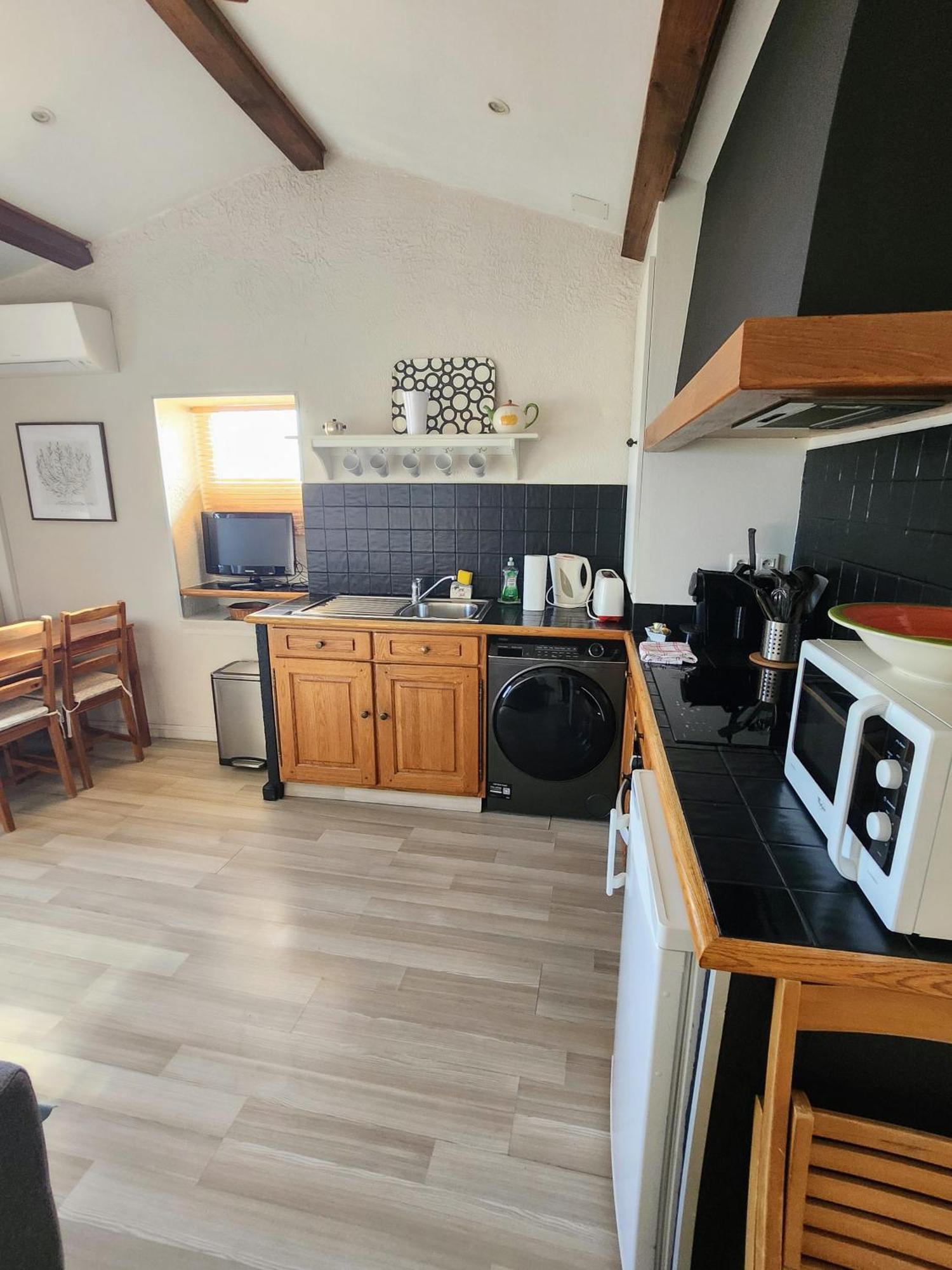 Le Mas D'Angeline, Vue Mer, Jardin Commun, Parking, Voiture Requise, 10 Min En Voiture De Monaco, Route Etroite, Pente Raide, Croisement Limite, Sea View, Shared Garden, Parking, Car Required, 10 Min Drive From Monaco, Narrow Steep Road, Limited Pass Бюсолей Екстериор снимка