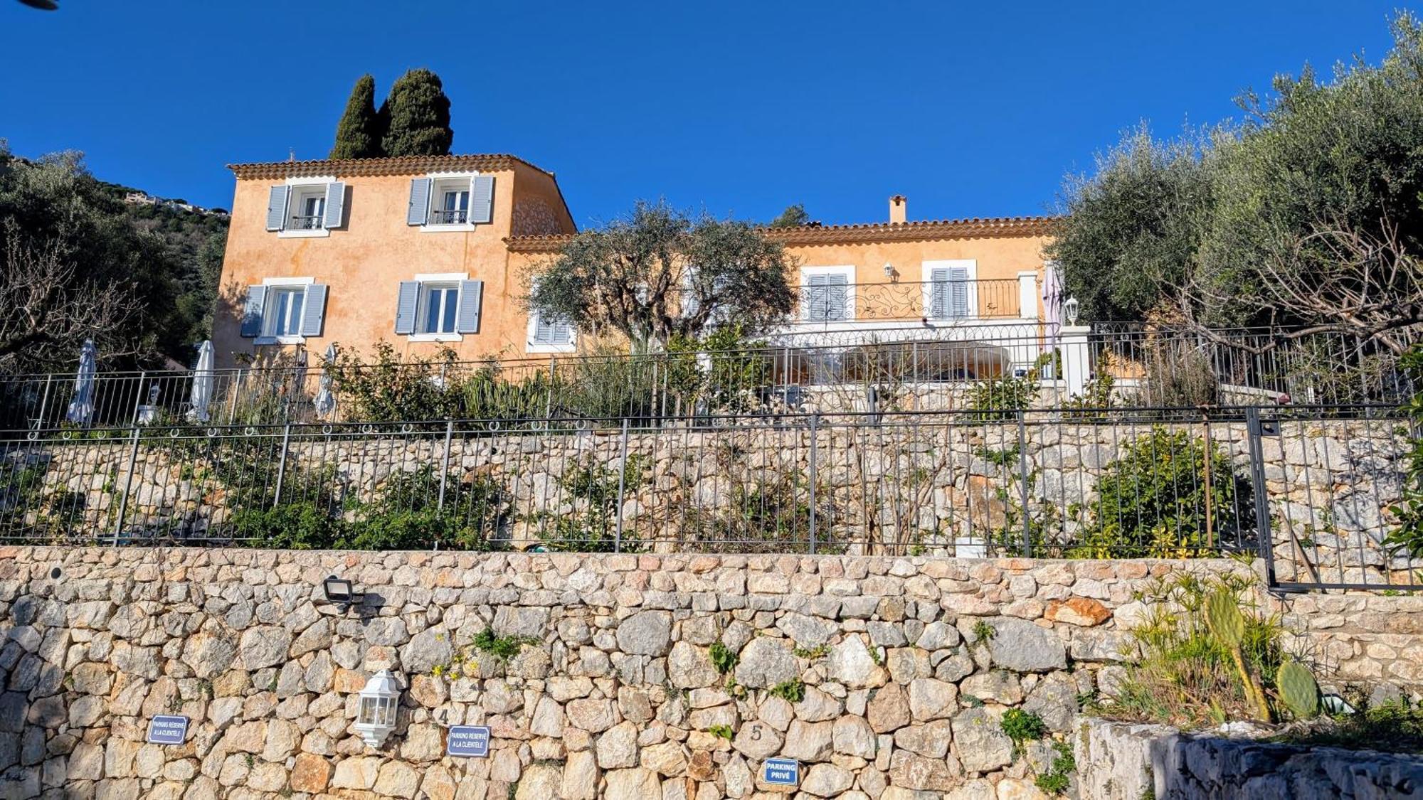 Le Mas D'Angeline, Vue Mer, Jardin Commun, Parking, Voiture Requise, 10 Min En Voiture De Monaco, Route Etroite, Pente Raide, Croisement Limite, Sea View, Shared Garden, Parking, Car Required, 10 Min Drive From Monaco, Narrow Steep Road, Limited Pass Бюсолей Екстериор снимка