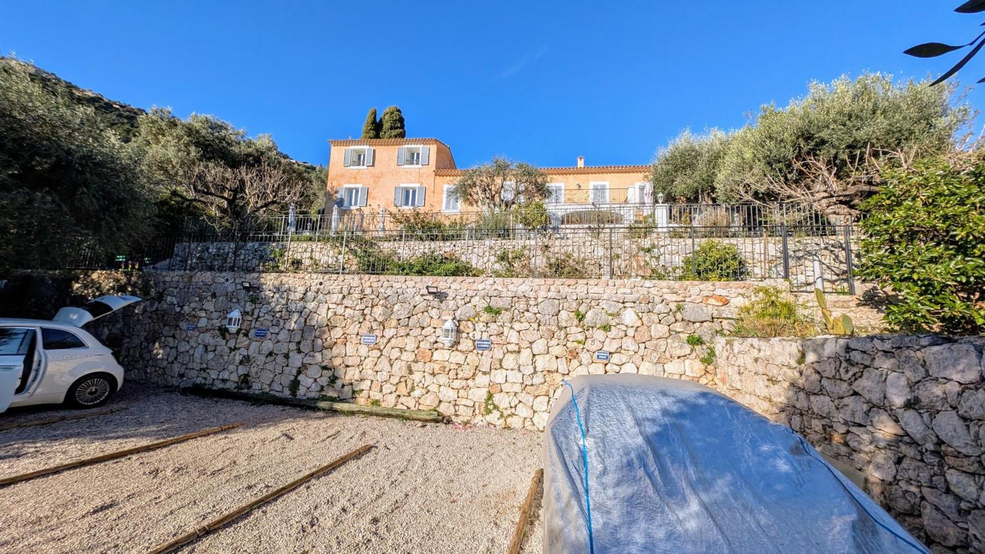 Le Mas D'Angeline, Vue Mer, Jardin Commun, Parking, Voiture Requise, 10 Min En Voiture De Monaco, Route Etroite, Pente Raide, Croisement Limite, Sea View, Shared Garden, Parking, Car Required, 10 Min Drive From Monaco, Narrow Steep Road, Limited Pass Бюсолей Екстериор снимка
