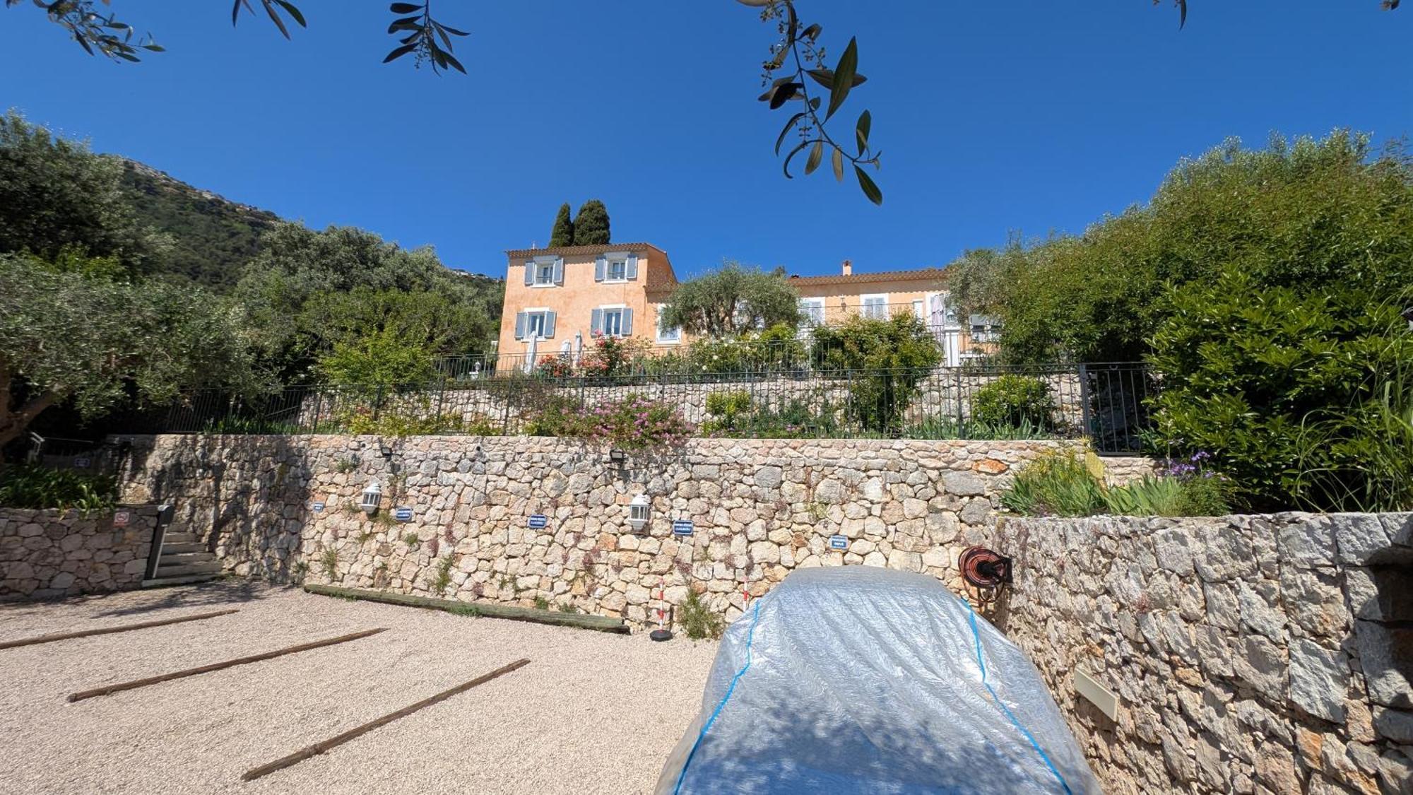 Le Mas D'Angeline, Vue Mer, Jardin Commun, Parking, Voiture Requise, 10 Min En Voiture De Monaco, Route Etroite, Pente Raide, Croisement Limite, Sea View, Shared Garden, Parking, Car Required, 10 Min Drive From Monaco, Narrow Steep Road, Limited Pass Бюсолей Екстериор снимка
