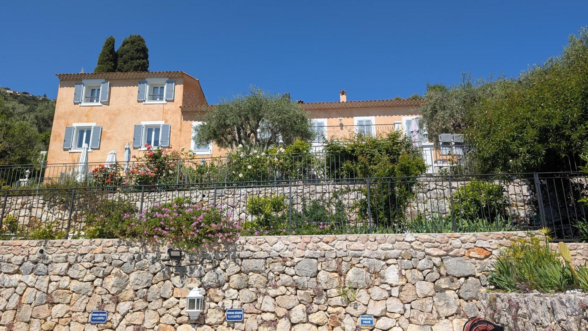 Le Mas D'Angeline, Vue Mer, Jardin Commun, Parking, Voiture Requise, 10 Min En Voiture De Monaco, Route Etroite, Pente Raide, Croisement Limite, Sea View, Shared Garden, Parking, Car Required, 10 Min Drive From Monaco, Narrow Steep Road, Limited Pass Бюсолей Екстериор снимка